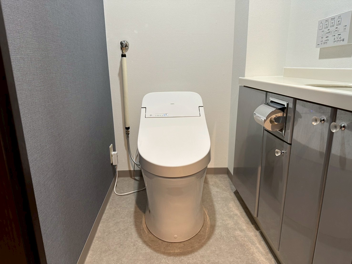 タンクレスになったことで、トイレが広くなりました。